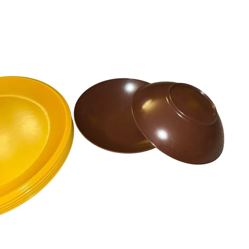Large Lot Vtg Rubbermaid Yellow Melamine Plates & Cups Brown Bowls And Cups 14pc